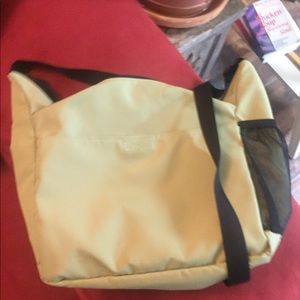 Travel bag crossbody and adjustable